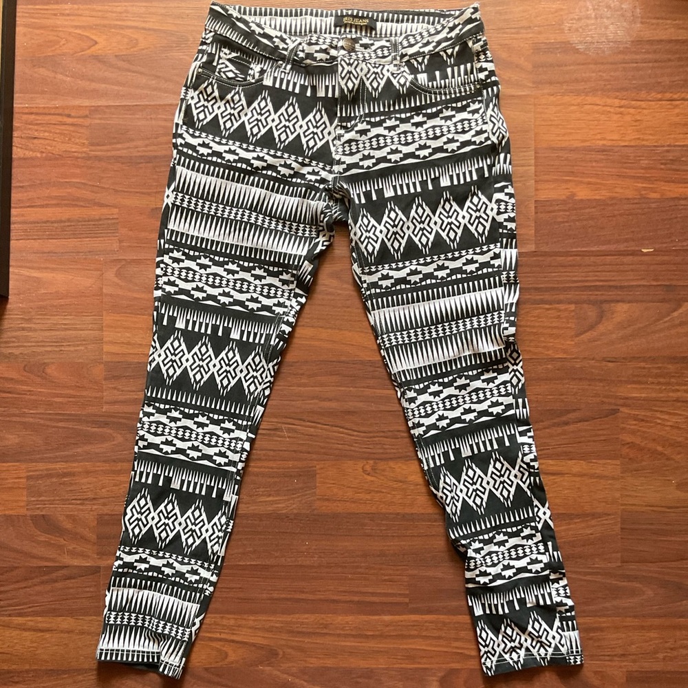 Tribal Black & White Pattern Skinny Jeans